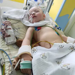 Pomozte s námi dvouletému Kristiánkovi. Po vdechnutí hrušky bojuje o život
