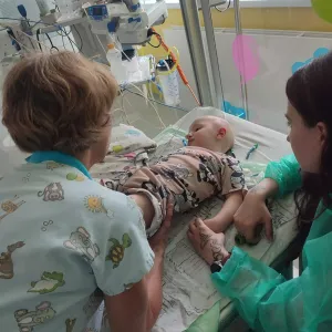 Pomozte s námi dvouletému Kristiánkovi. Po vdechnutí hrušky bojuje o život
