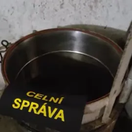 Celníci ve Zlínském kraji dál „loví“ černé pálenice