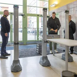 Do Baťova mrakodrapu budeme chodit přes detektory