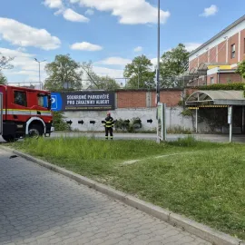 Lidé se v obchodním centru v Prštném přiotrávili neznámou látkou