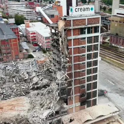 Ani část budovy 34 nejde zachránit, rozhodli experti