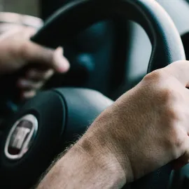 NOVINKY NA SILNICÍCH: Řidičák od 17 let, na některých dálnicích i 150 km/h