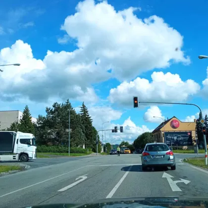 Na velké křižovatce v Otrokovicích nefungují semafory