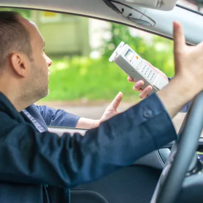 Opilý muž vyrazil na 450 km dlouhou cestu, vezl dceru