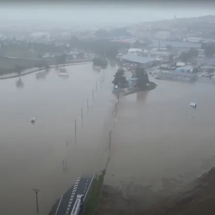 Olšava v Brodě zaplavila i rozvodnu, tisíce lidí byly bez proudu