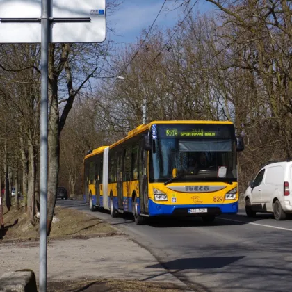 Místo Kocanda, sídliště to bude Valachův žleb. DSZO mění názvy 16 zastávek